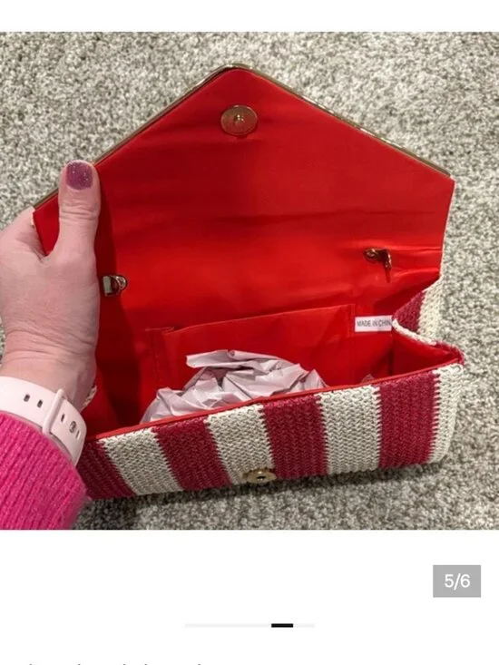 RED/WHITE STRIPED CLUTCH WITH GOLD CROSSBODY STRAP - UNBRANDED - Picture 4 of 4